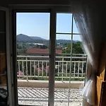 Angela House Tatil Evi